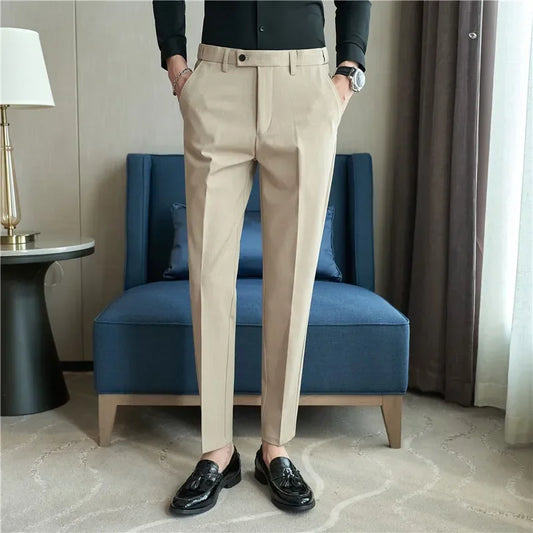 The St. James's Wool Blend Trousers: A Tailored Fit for the Modern Gentleman