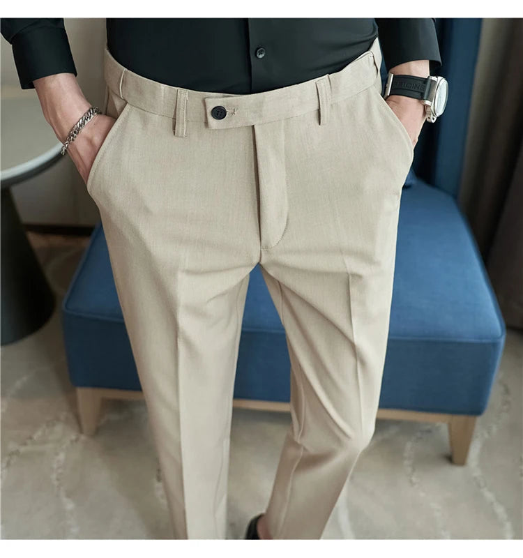 The St. James's Wool Blend Trousers: A Tailored Fit for the Modern Gentleman